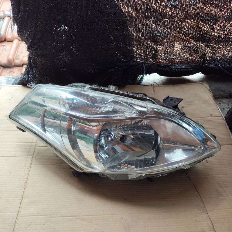 Headlamp Lampu Depan Suzuki Ertiga Kanan 2013 2014 Original