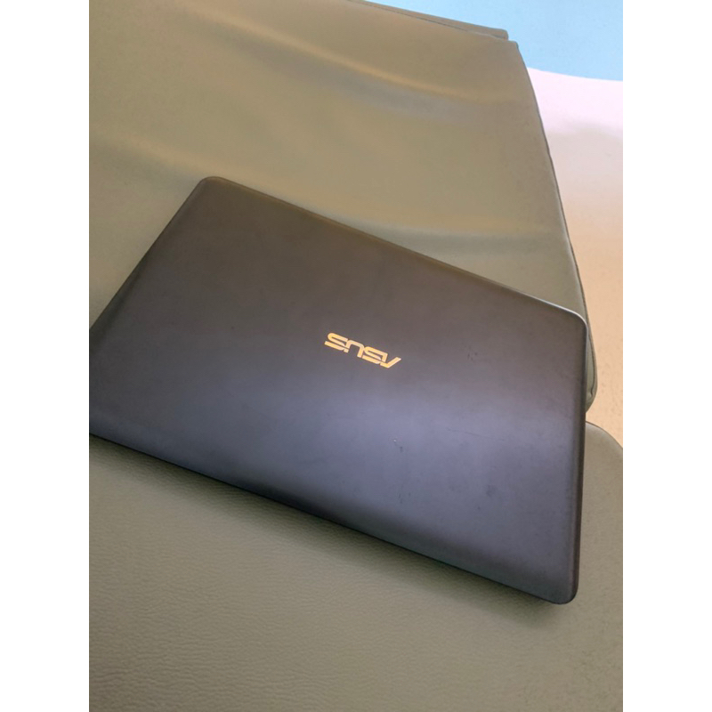 Preloved Laptop merk Asus E402W