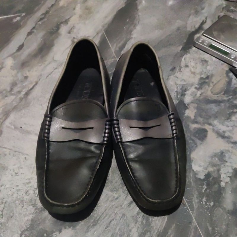 Sepatu slip on tods bekas pakai zise 40,5 insole 255