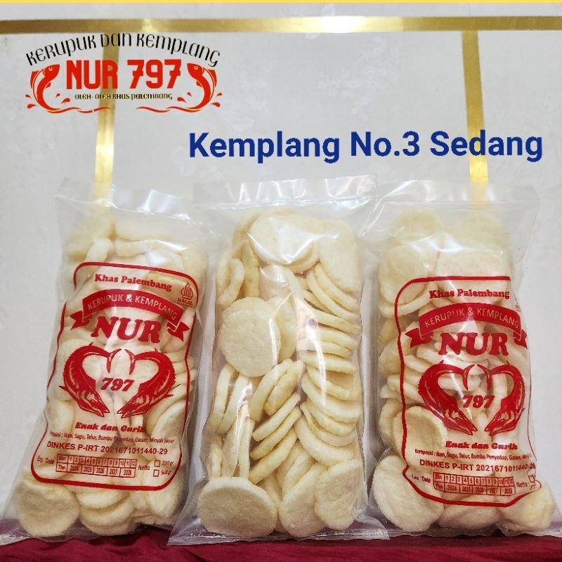 

KEMPLANG NO.3 SEDANG 250gr 500gr 1000gr murah berkualitas kerupuk kemplang NUR 797 khas PALEMBANG asli