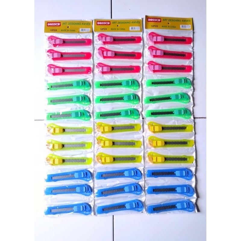 

Cutter Besar Transparan/ Pisau Cutter Besar Bening Warna Warni 12 Pcs