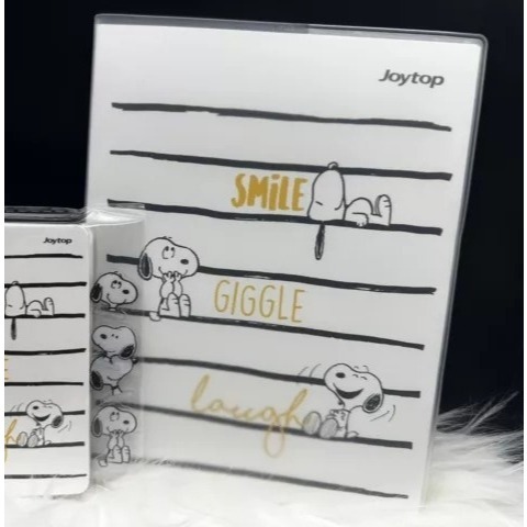 

Buku Tulis Rubber Cover Gambar Snoopy / Buku Catatan Snoopy / Notebooks A5 / Notebooks B5 / Buku Tulis Gambar Snoopy / Buku Sekolah / Alat Tulis Sekolah Tema Snoopy / Buku Tulis Joytop / Joytop Snoopy Rubber Cover Book A5 JT-101319 & B5 JT-101321