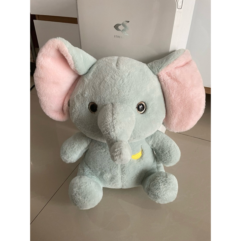 boneka gajah besar kkv