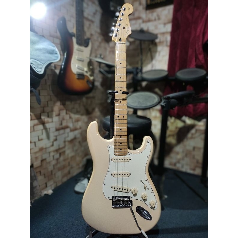 fender stratocaster player series