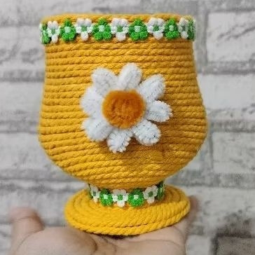 

Prakarya Anak Sekolah' Tempat Pensil/Vas Bunga dari Botol Plastik Bekas untuk tugas sekolah