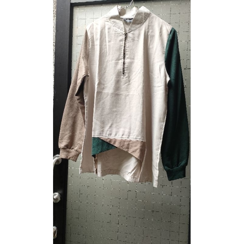 Deenay kaos kombinasi katun hijau beige preloved size M