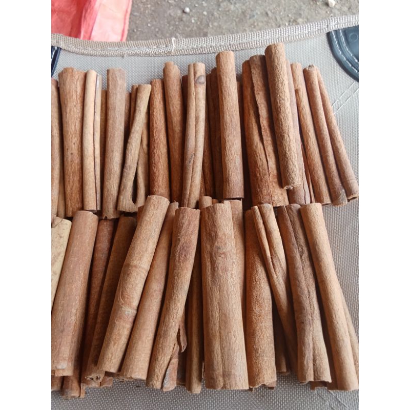 

kayu manis dengan ukuran 8 cm silahkan diorder ya' berat 1 kg