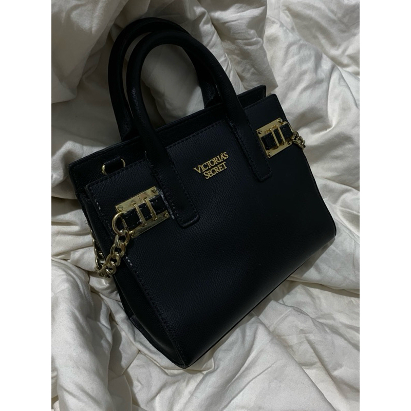 preloved victoria’s secret handbag/shoulder bag tas hitam emas black gold with chain