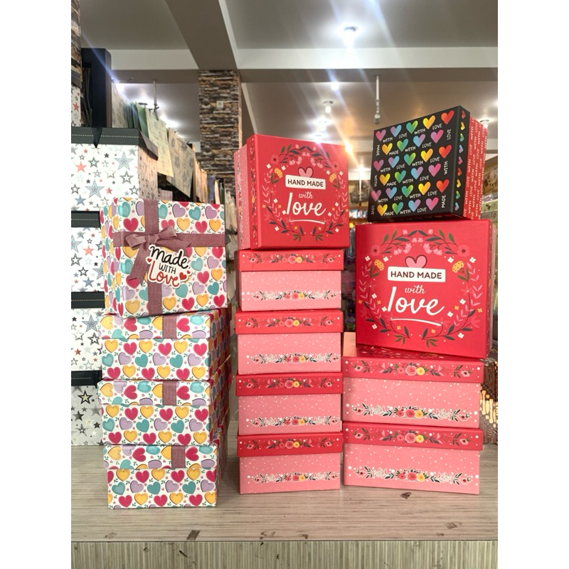 

Kotak Kado Ulang Tahun / Box Kado Wedding / Ulang Tahun / Hampers