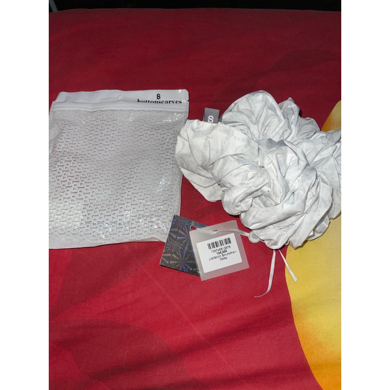 New scrunchie jubilation Daisy hanya lepas tag saja