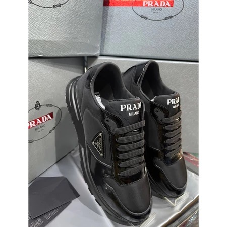 Prada Milano Sepatu Sneakers Hitam