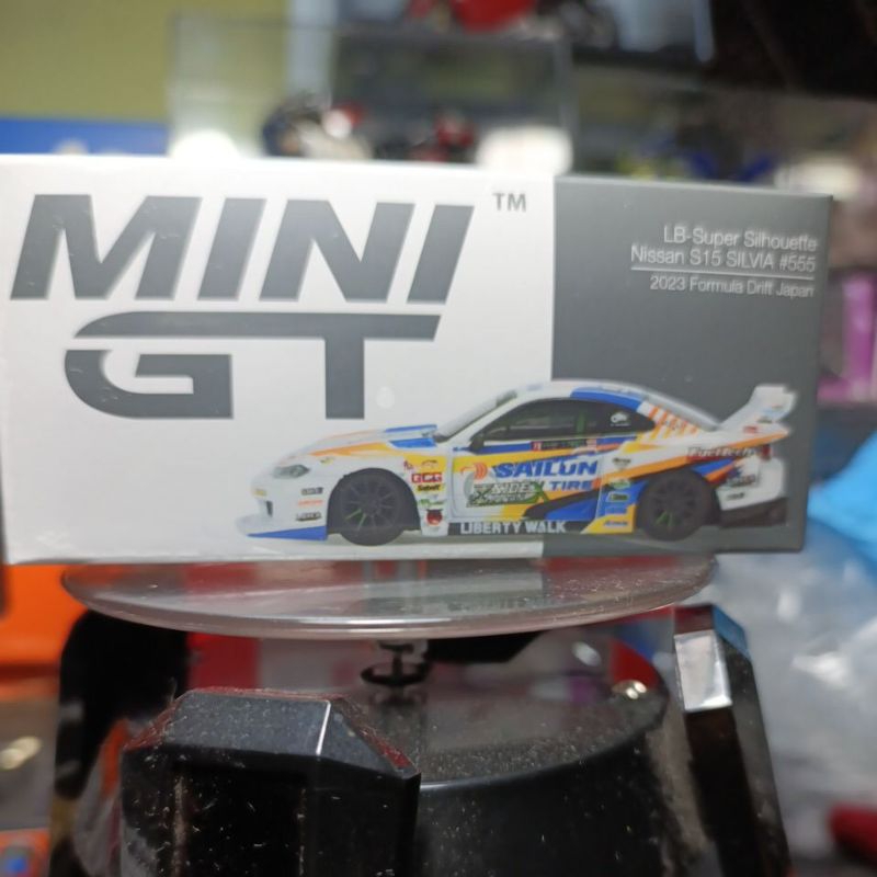 Mini GT Nissan Silvia S15 LBWK Sailun