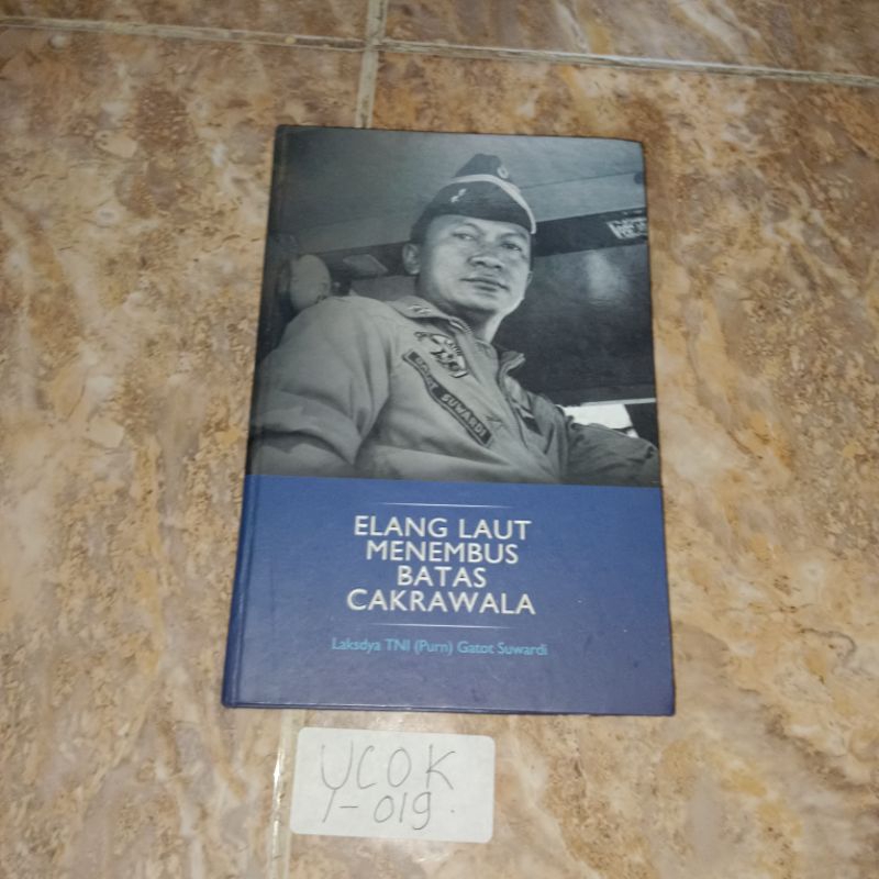Buku Elang laut menembus batas cakrawala