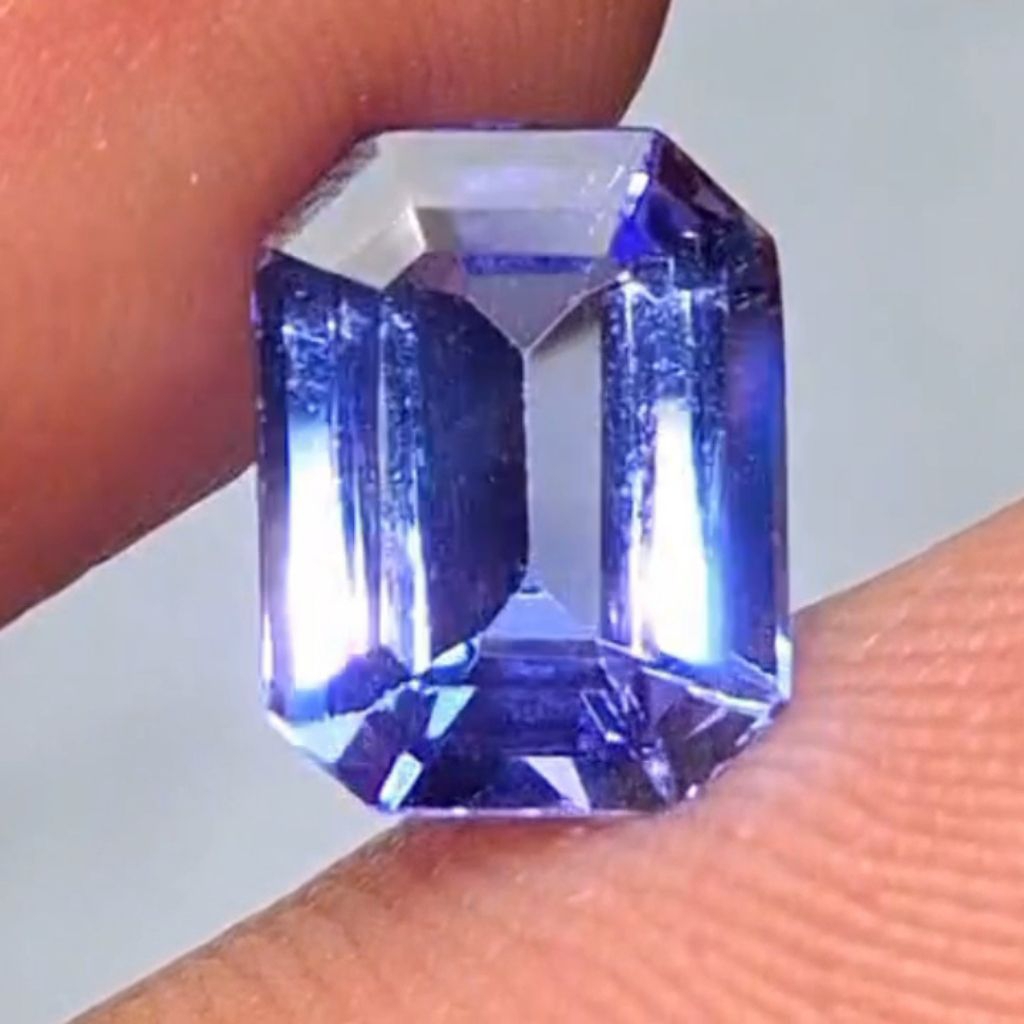 Natural Tanzanite 2.14ct HQ Full Crystal Loupe Clean Serti Book CGL
