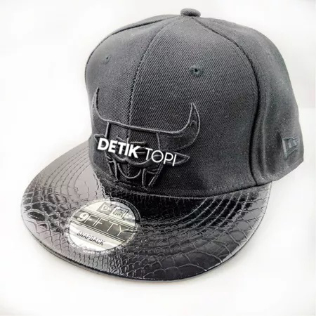 Topi Bulls Chicago Banteng Hitam Basket Visor Kulit NBA Snapback Leather Cap