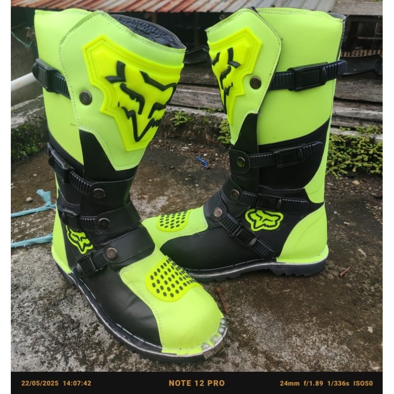 SEPATU TRAIL RNL SEPATU CROSS SND SEPATU TRABAS ARC SEPATU TOURING BALAP MOTOR