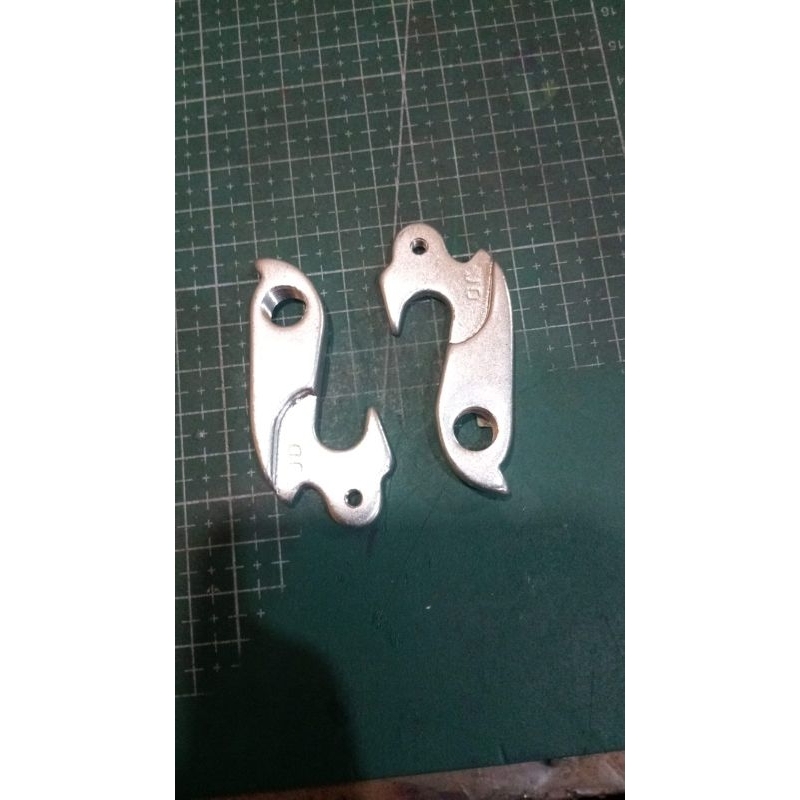 Hanger RD Anting RD United Drop Out United