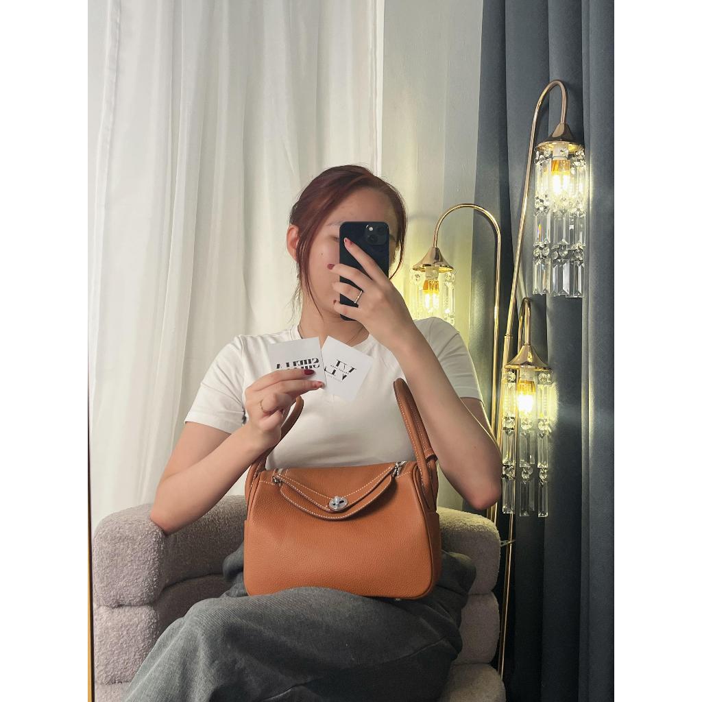 Tas Lindy Brown Gold Togo Leather Size 26 cm