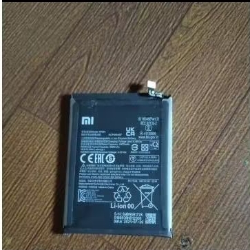 Batre redmi 10 / note 10 5 G / poco m3 pro BN5A bekas original pabrik copotan. baca deskripsi.