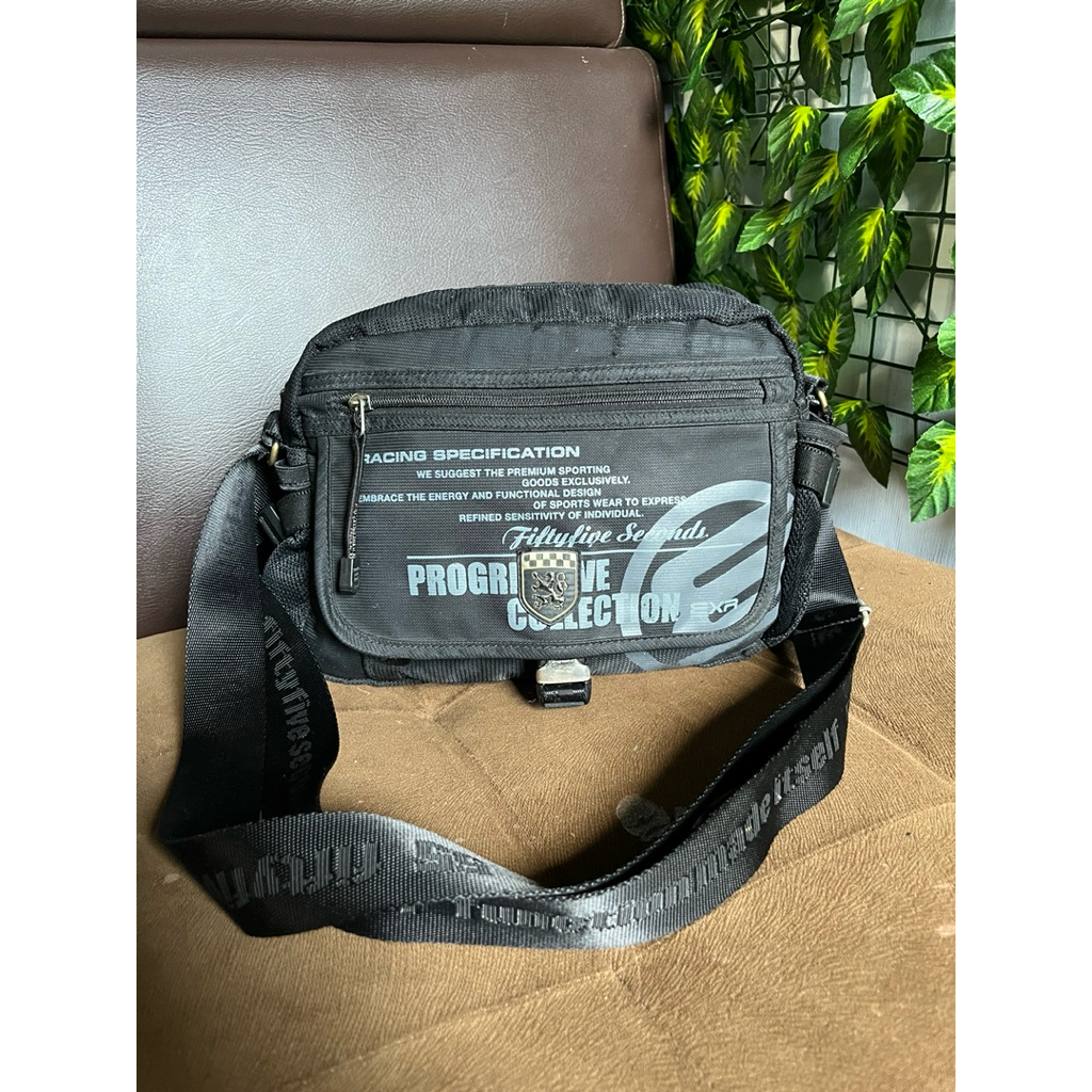 pl EXR sling bag pria