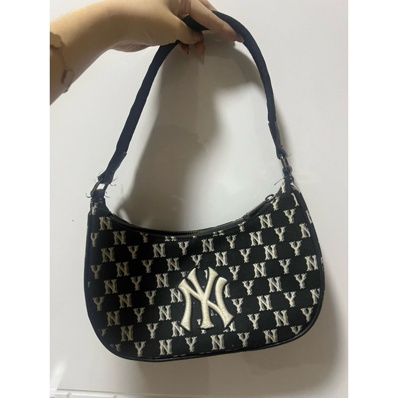 Preloved Tas MLB