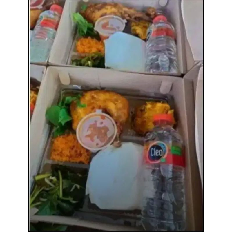

Nasi Box Plus Air Minum Mineral Termurah