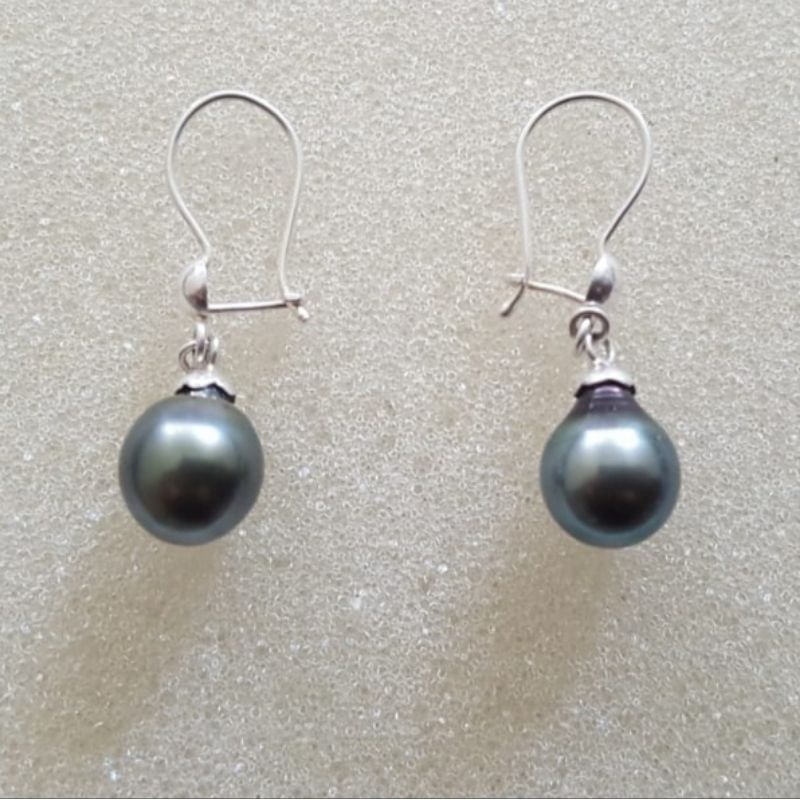 Anting Mutiara Laut Hitam