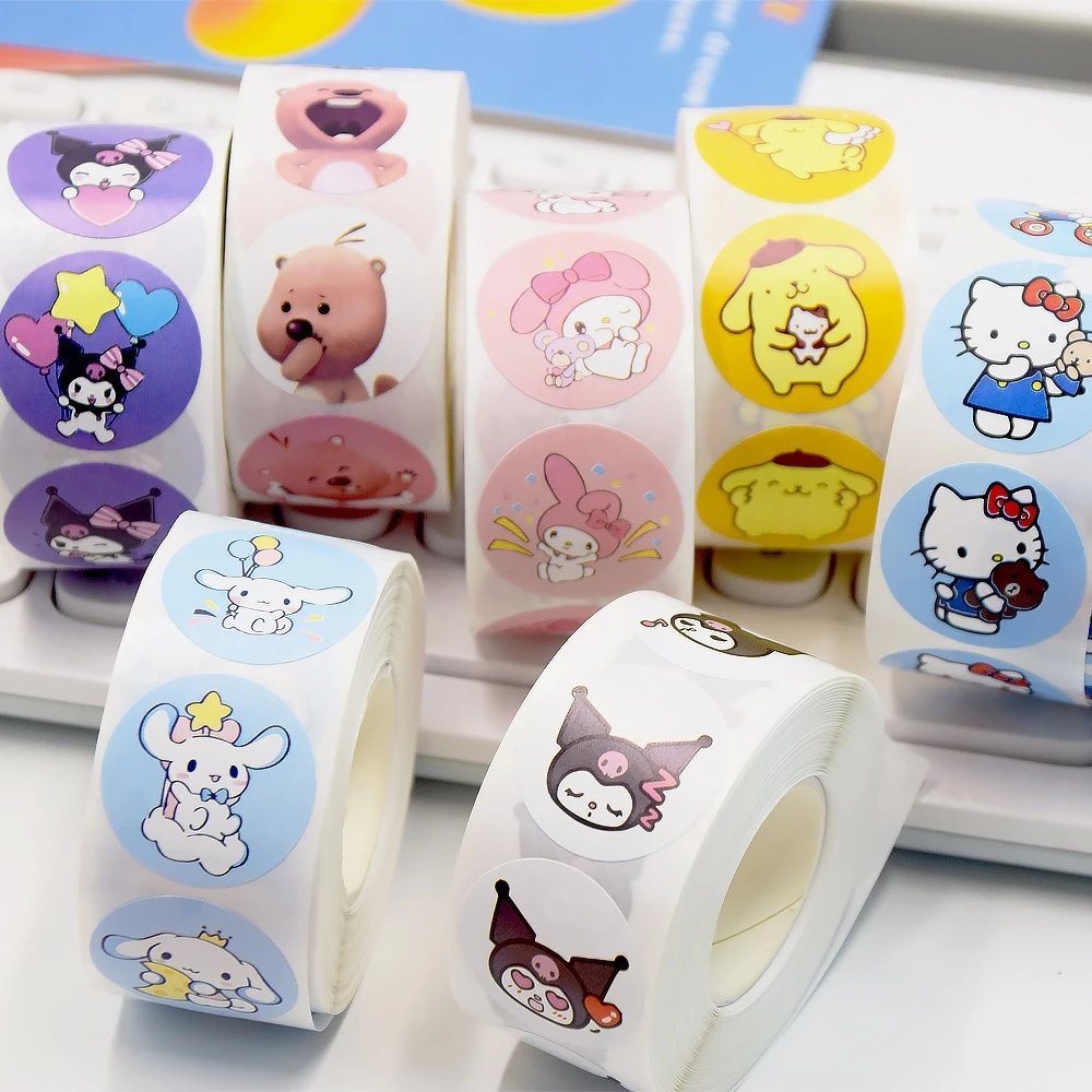 

HIASCAKE Isi 500pcs Stiker Roll Tema Sanrio Lucu dan Imut
