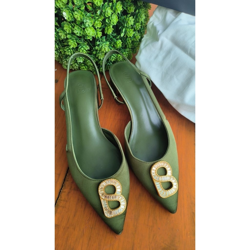 sepatu Buttonscarves Preloved