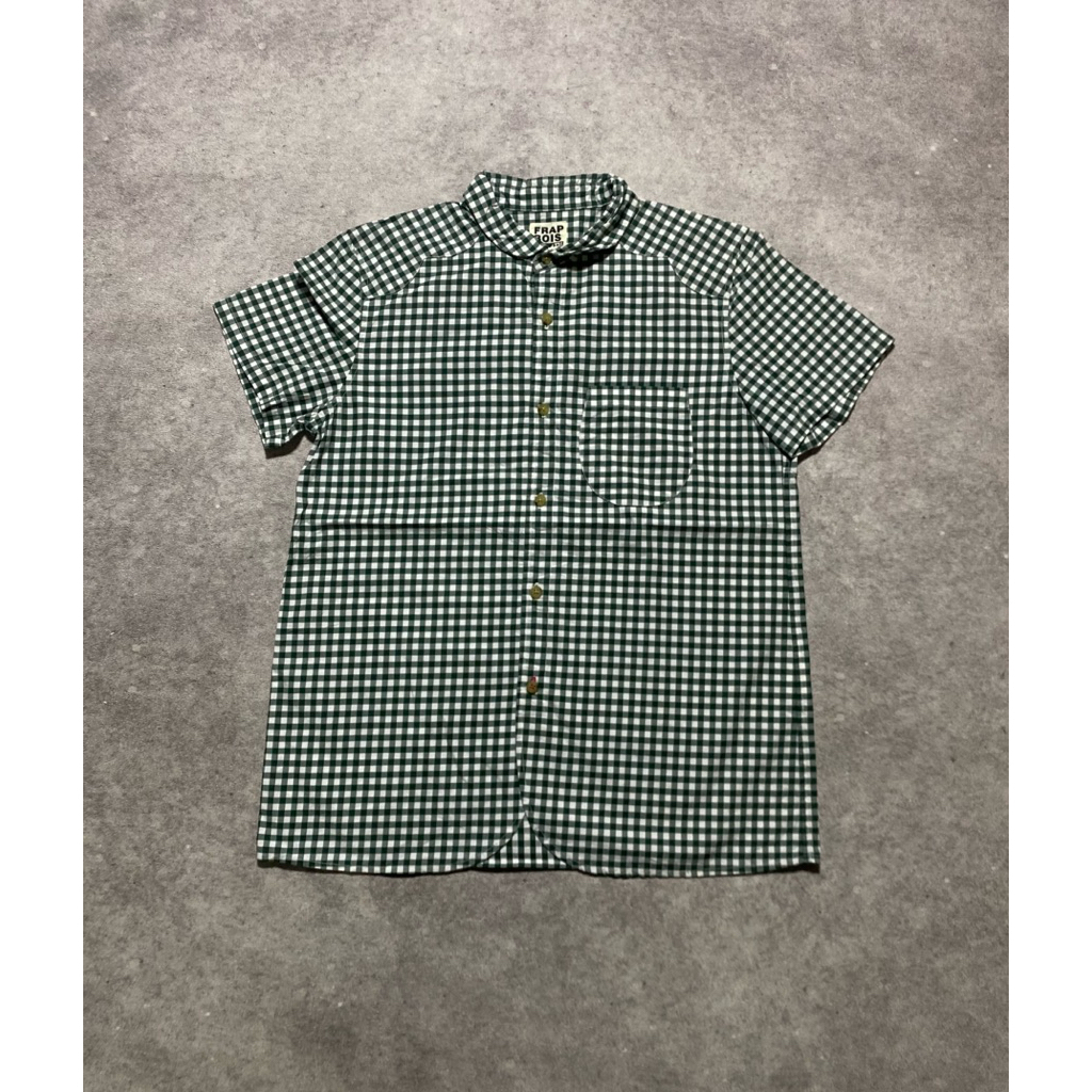 Frapbois kemeja lengan pendek