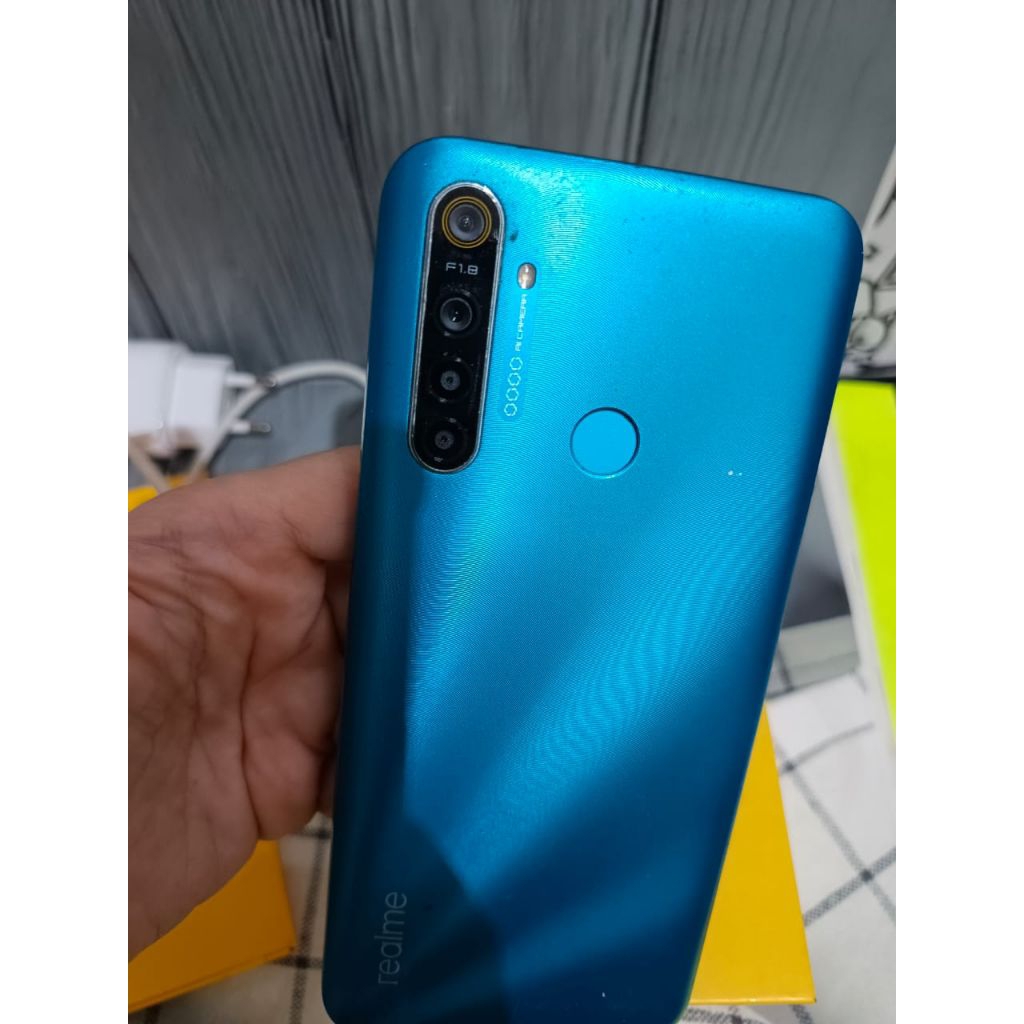 Handphone Real me 5i 4/64gb biru laut second