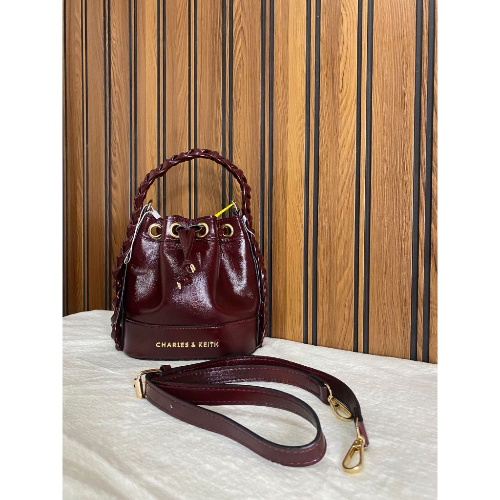 MSSTORE - Tas selempang import wanita Charles & Keith Maroon