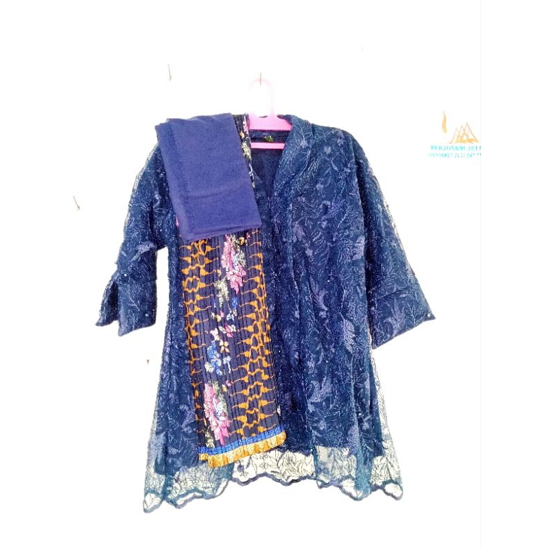preloved kebaya navy+hijab
