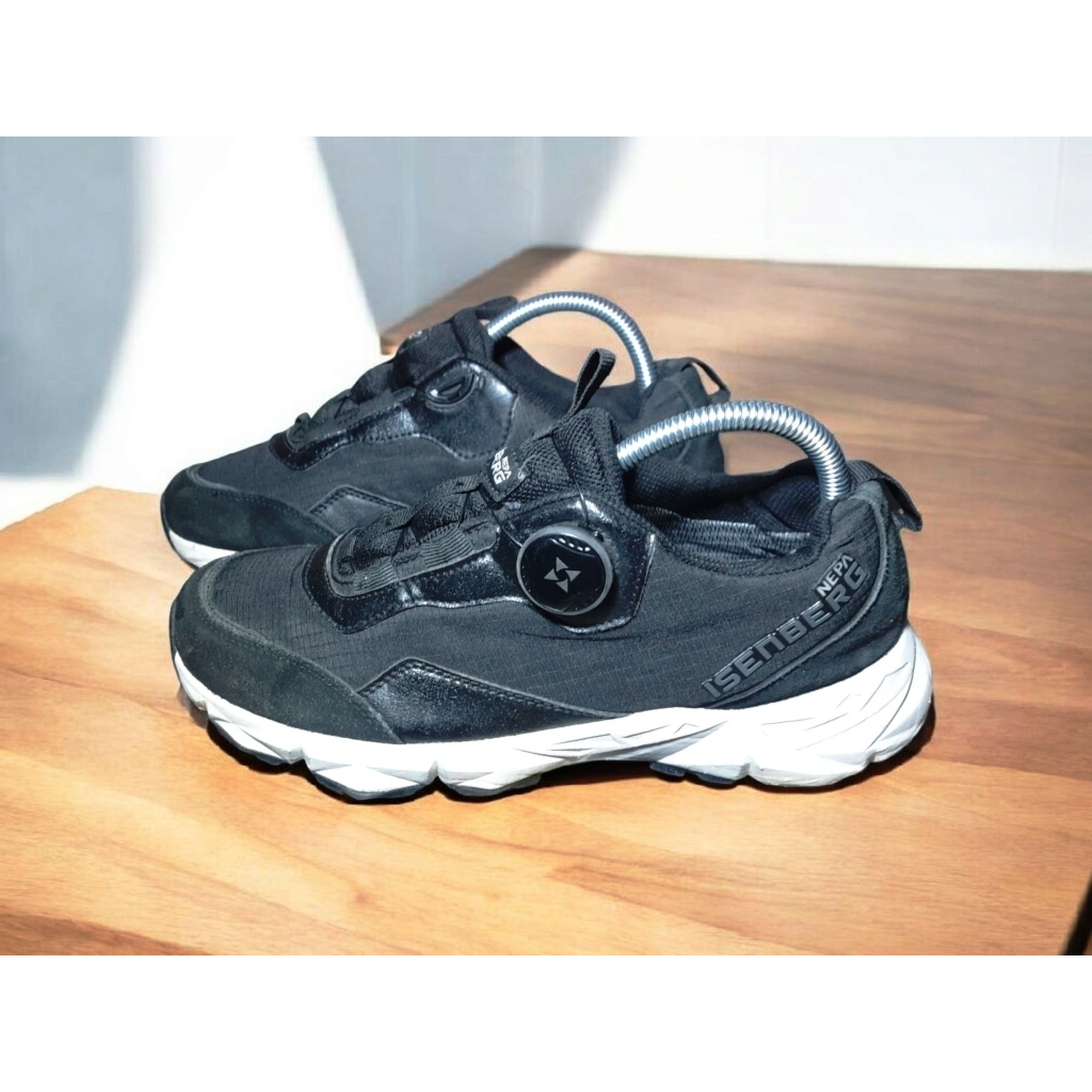 Sepatu Outdoor Nepa Isenberg Size 39.5 Insol 25 Cm