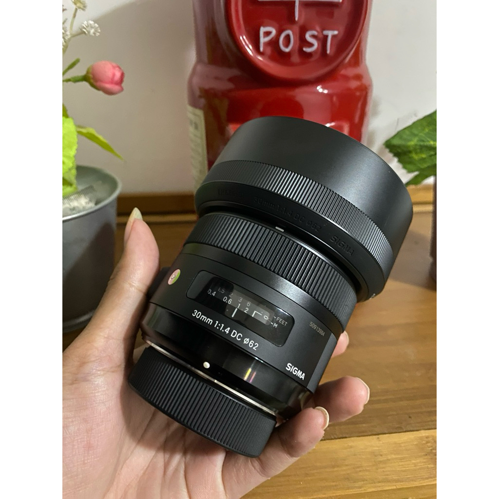 Lensa sigma 30 mm f1.4 art dc for nikon / canon ef