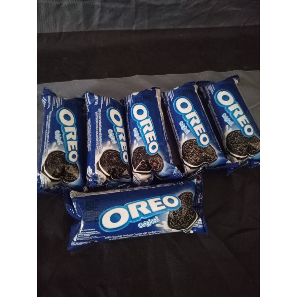 

OREO ROLL CREAM 64gram RASA VANILA DAN COKLAT MURAH