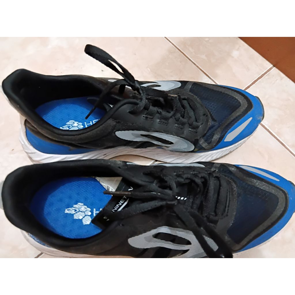 Preloved/Second 910 Nineten Geist Ekiden Sepatu Running Ukuran 41