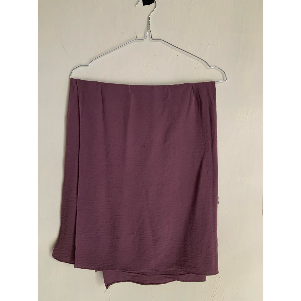 Pashmina crinkle airflow warna dusty ungu