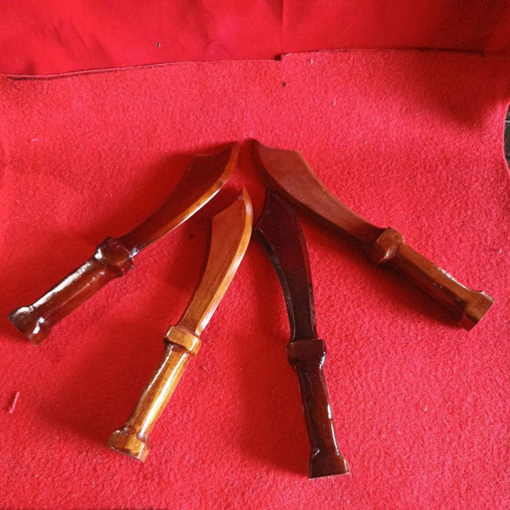 Pedang kayu jati untuk latihan sh