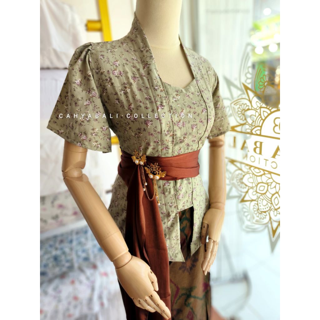 Kebaya Jadi lengan pendek Kupu Hijau Olive | Grace