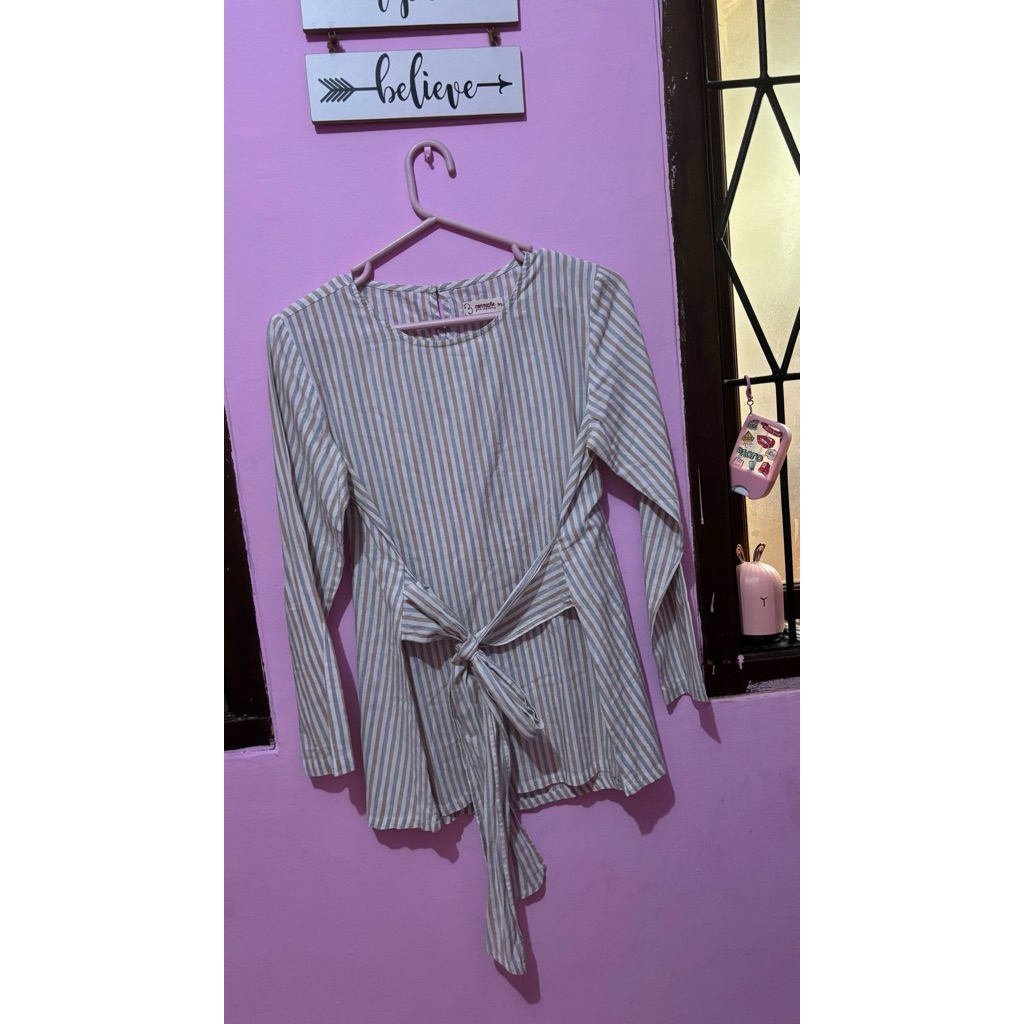 Preloved Corniche Dress Atasan Blouse Garis Line Grid Putih White Coklat Brown Abu Grey Wanita Women