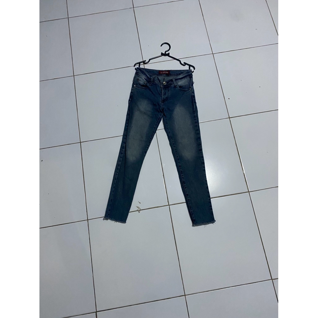 celana art avant garde