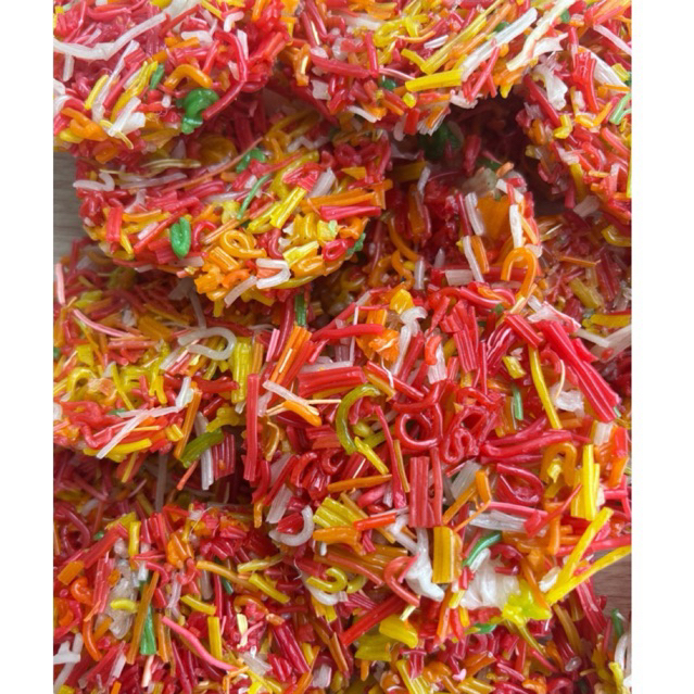 

Kerupuk grandong mentah kiloan warna merah