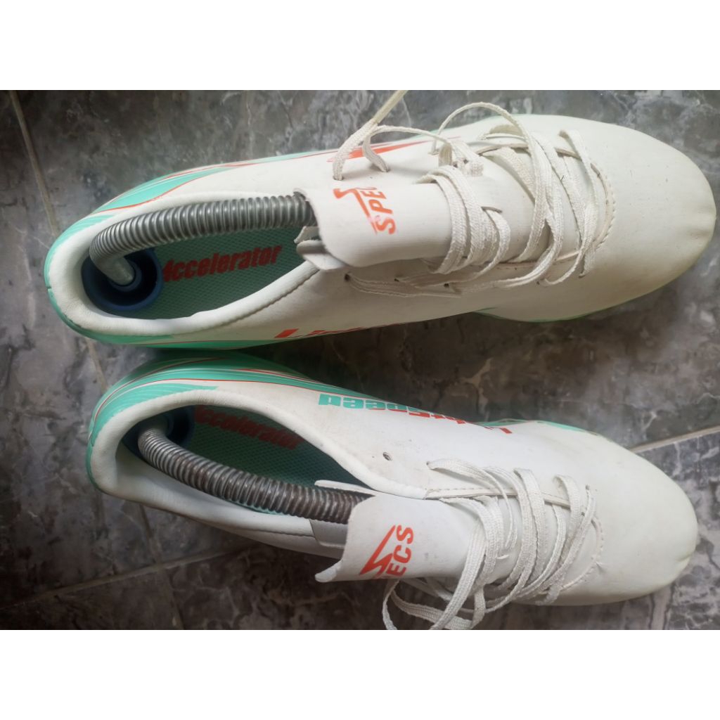 sepatu bola Lighspeed speed