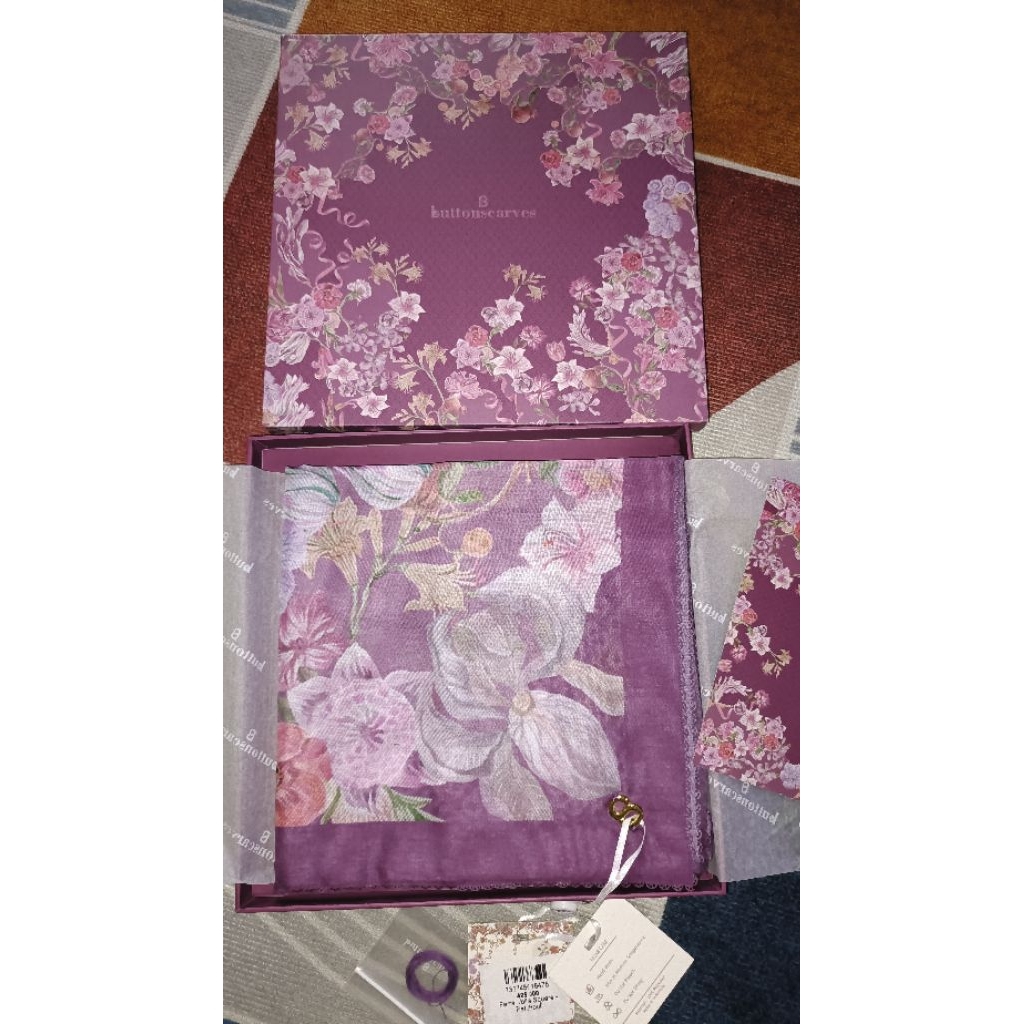 Ready NEW Buttonscarves BS Farra Voile Square - Patchouli