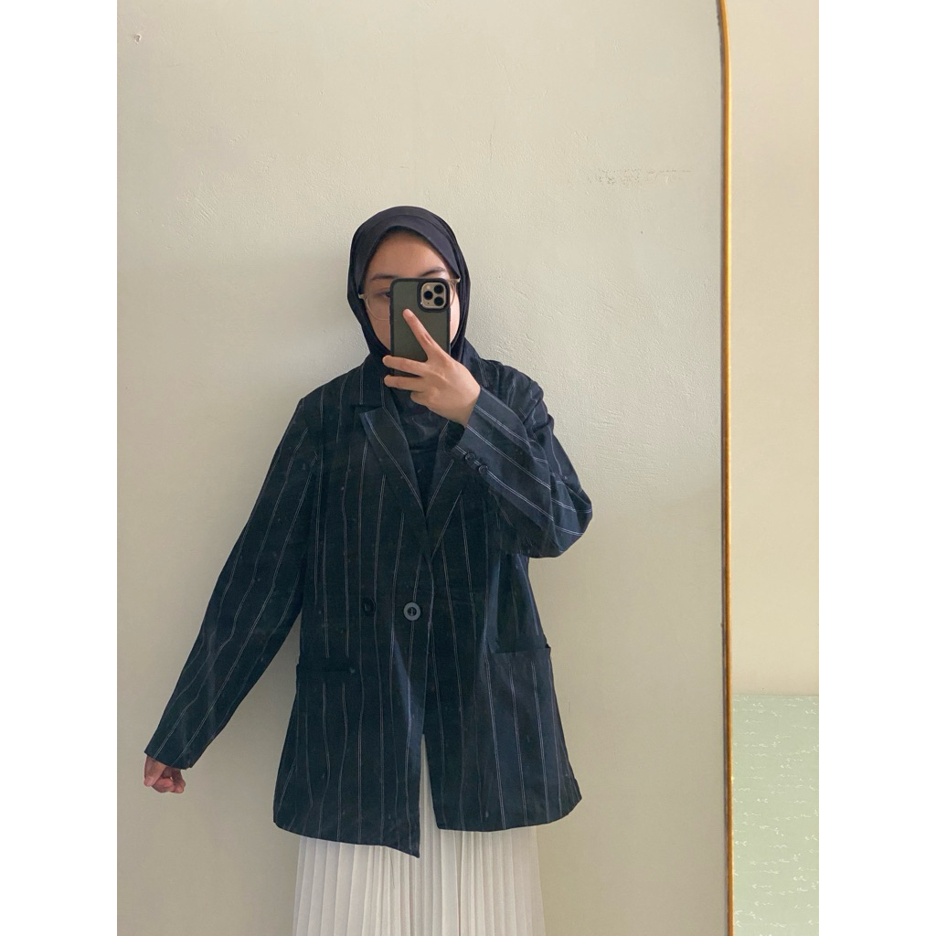 Preloved Atasan Blazer Jas Wanita Stripe Hardware | Warna Black/Hitam