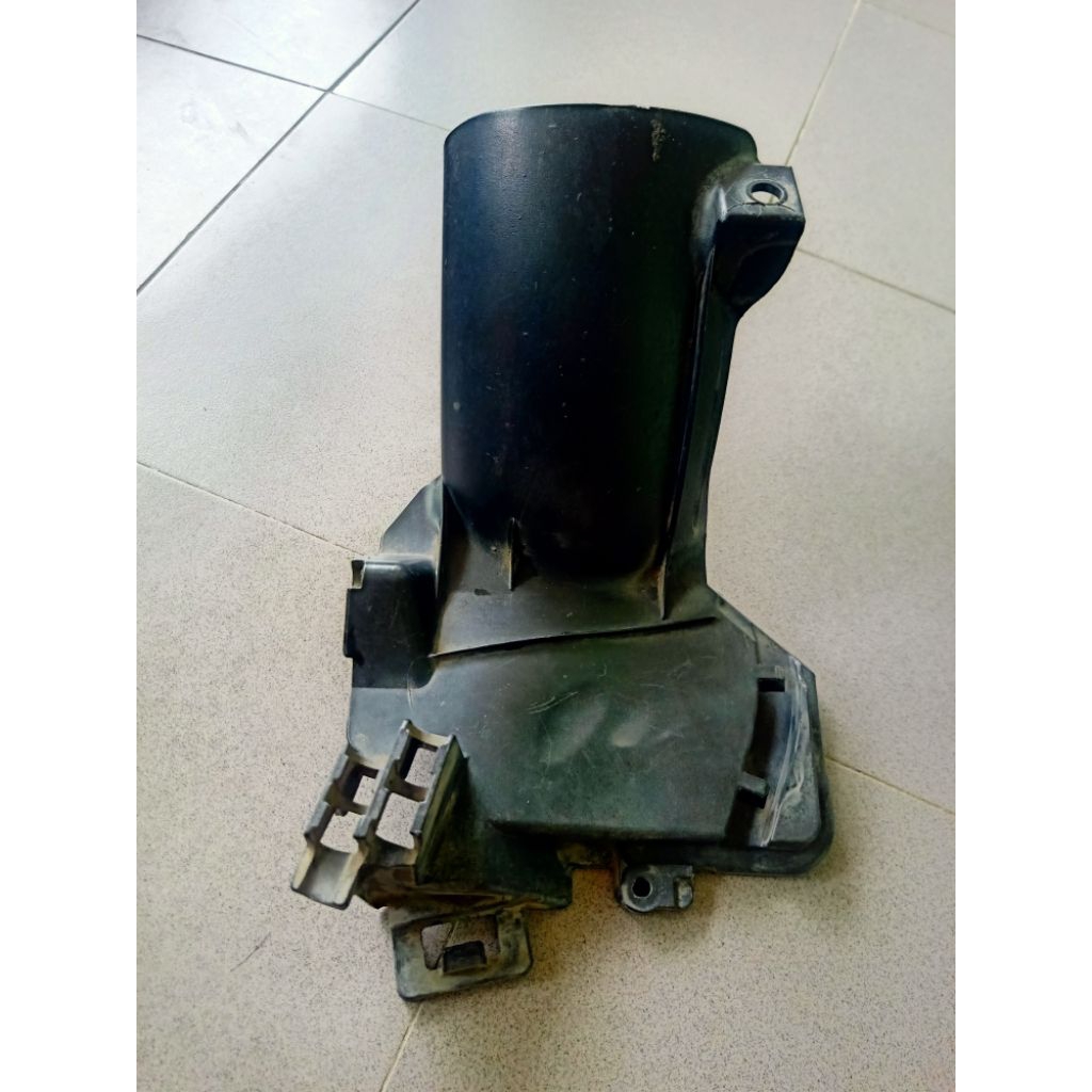 hugger spakbor belakang Vario 125 ( kzr )