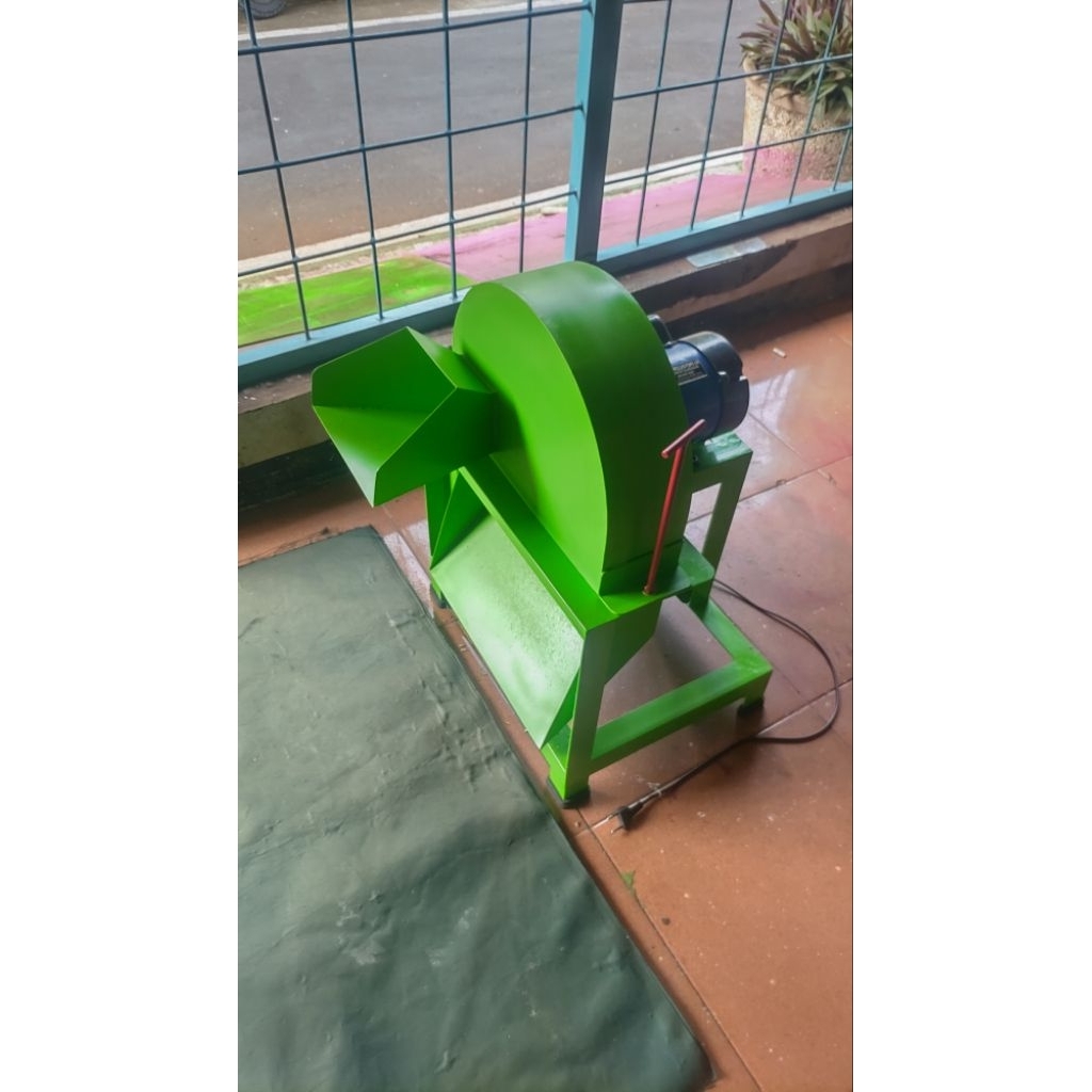 mesin cacah rumput penggerak dinamo250watt