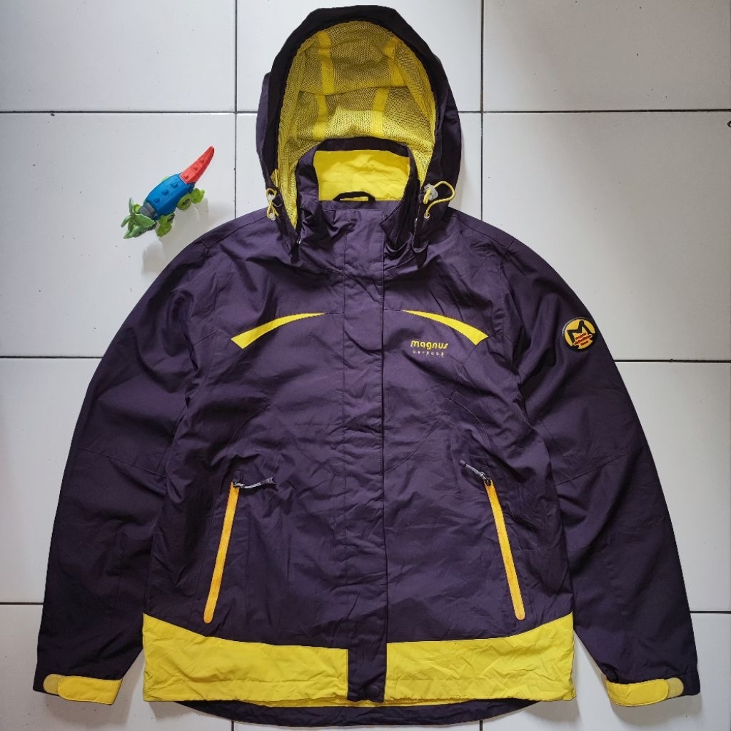 Jaket Outdoor Perempuan MAGNUS Size 95/M Original 100% Second Preloved Branded Gunung Hiking Camping