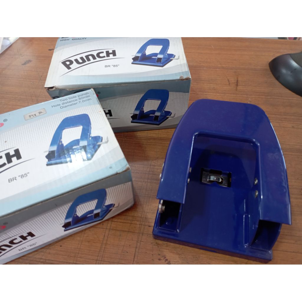 

Pelubang Kertas 2 Lubang Merk Borneo BR 85, Borneo Punch BR 85